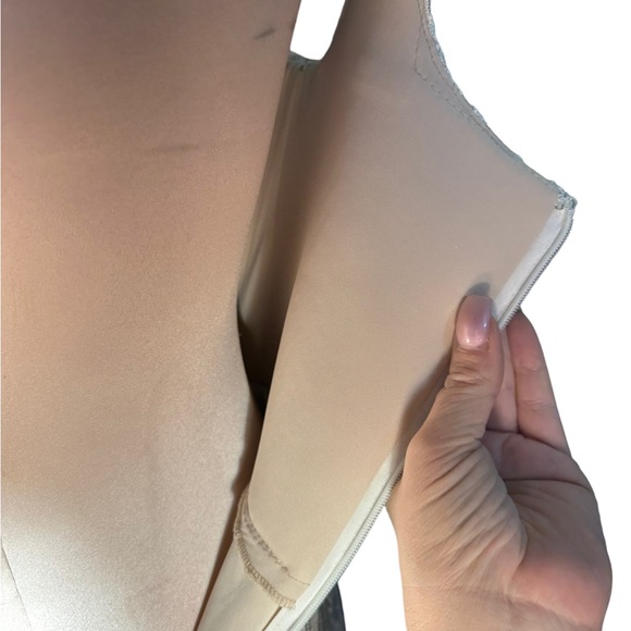 TADASHI SHOJI bridal ivory dress NWT size 4. Absolutely gorgeous. - Picture 6 of 16